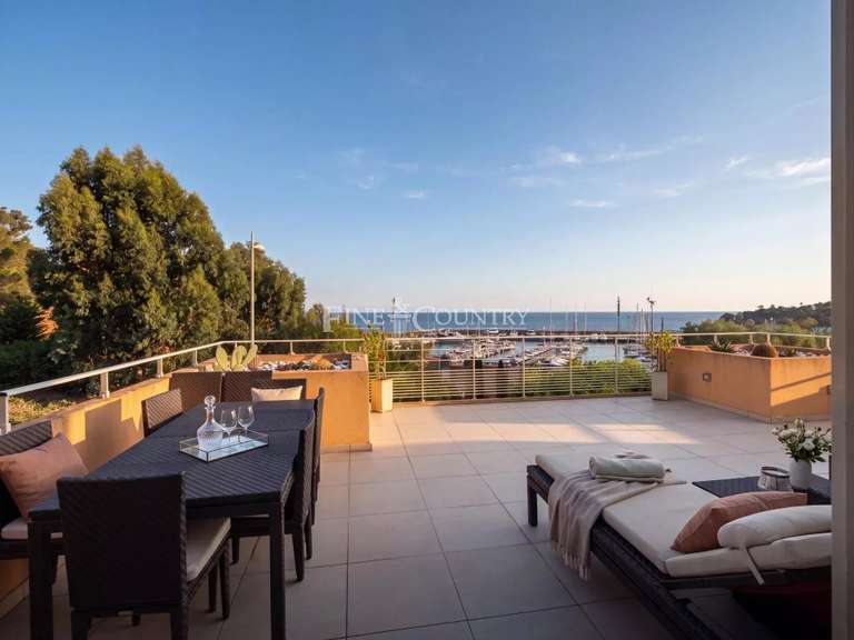 Appartement Théoule-sur-Mer - 3 chambres - 150m²
