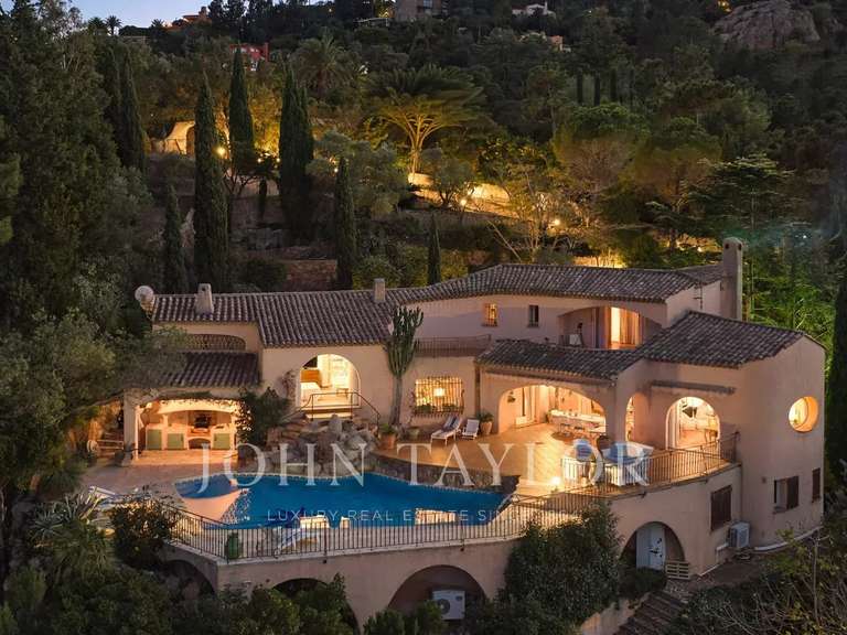 House Théoule-sur-Mer - 3 bedrooms - 315m²