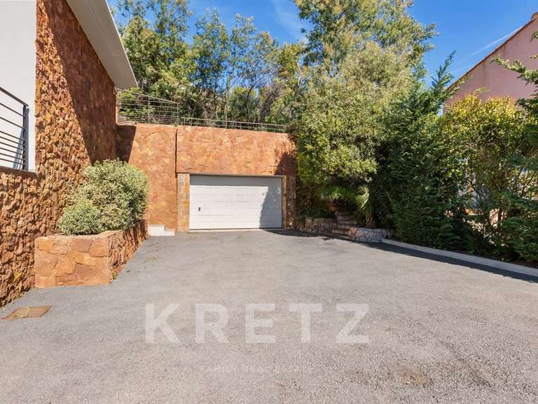 House Théoule-sur-Mer - 5 bedrooms - 240m²