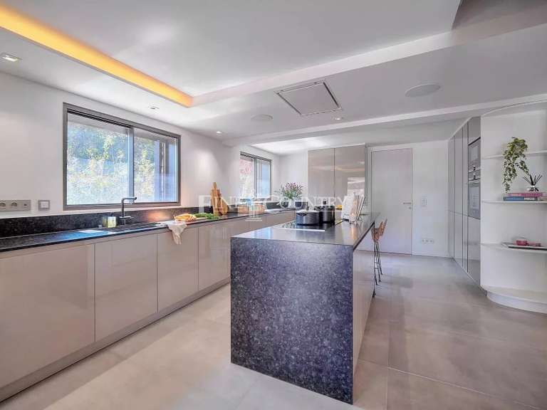 Property Théoule-sur-Mer - 9 bedrooms - 417m²