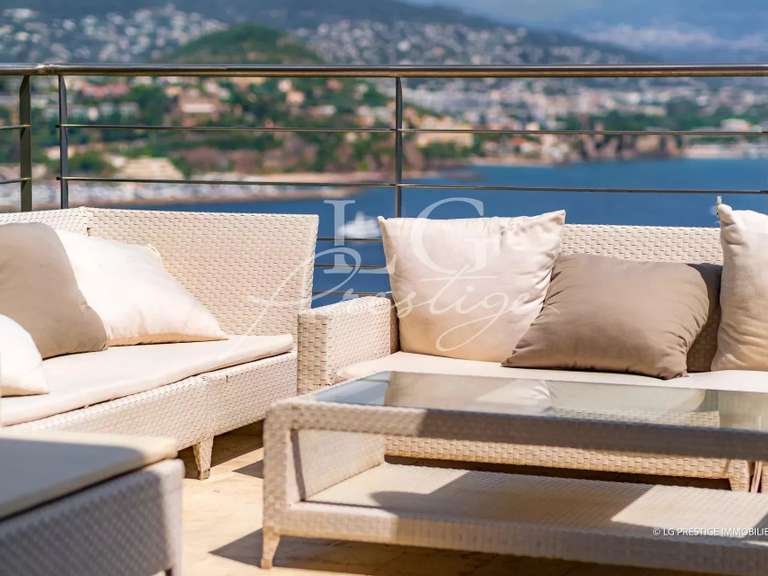 Villa with Sea view Théoule-sur-Mer - 3 bedrooms - 201m²