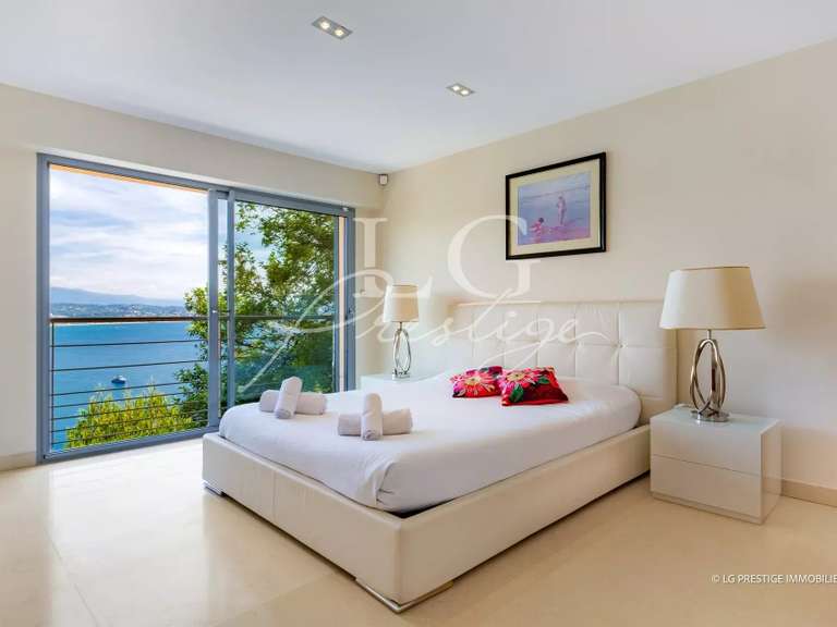 Villa with Sea view Théoule-sur-Mer - 3 bedrooms - 201m²