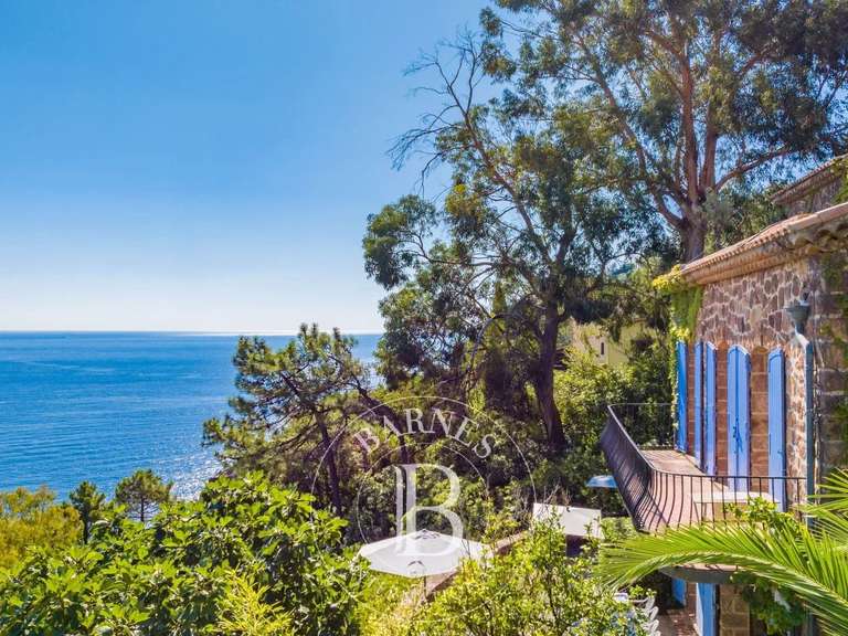 Villa Théoule-sur-Mer - 7 bedrooms - 212m²