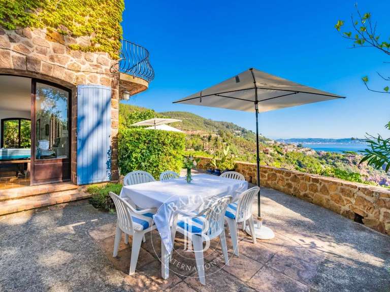 Villa Théoule-sur-Mer - 7 bedrooms - 212m²
