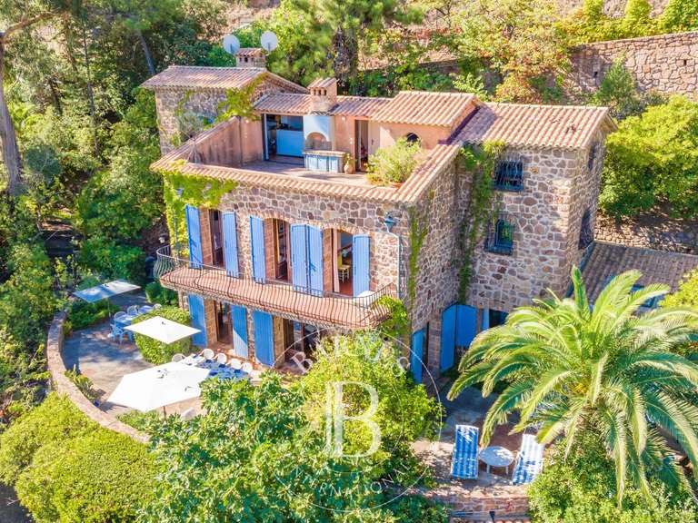 Villa Théoule-sur-Mer - 7 bedrooms - 212m²