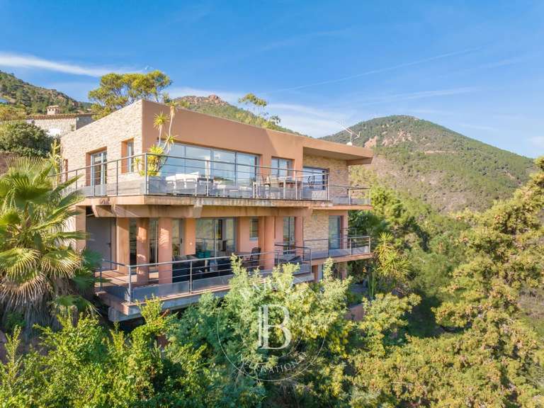 Villa Théoule-sur-Mer - 5 bedrooms - 209m²
