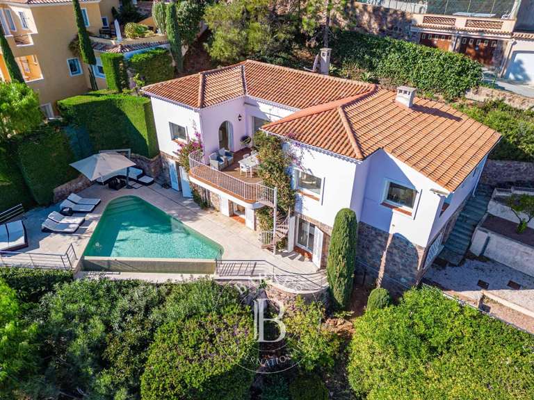 Villa Théoule-sur-Mer - 4 bedrooms - 231m²