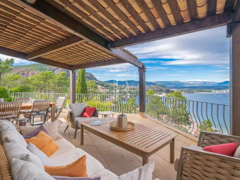 Villa with Sea view Théoule-sur-Mer - 5 bedrooms - 200m²
