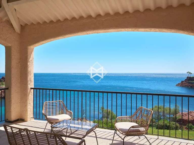 Villa with Sea view Théoule-sur-Mer - 6 bedrooms - 377m²
