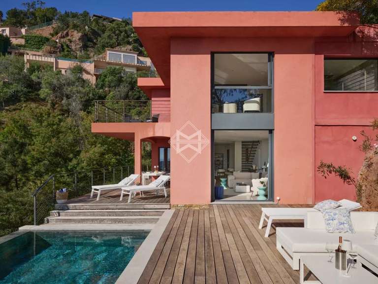 Villa with Sea view Théoule-sur-Mer - 3 bedrooms - 160m²
