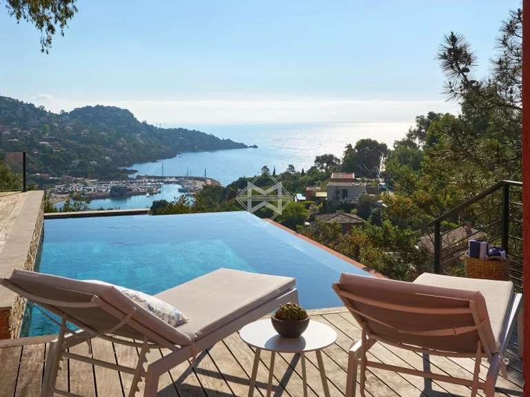 Villa with Sea view Théoule-sur-Mer - 3 bedrooms - 160m²