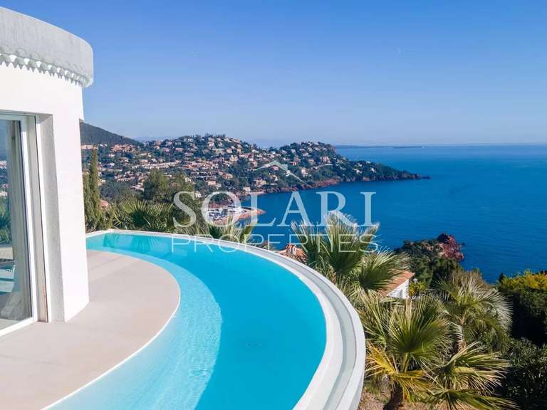 Villa with Sea view Théoule-sur-Mer - 3 bedrooms - 150m²