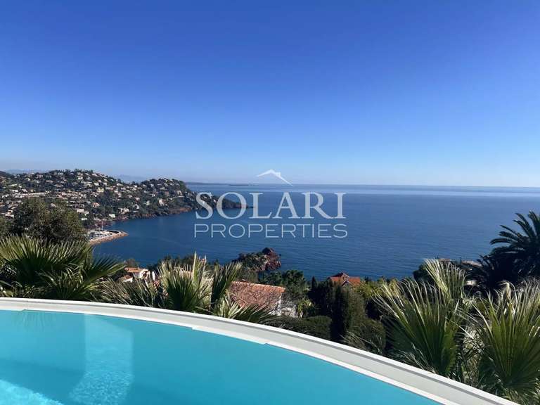 Villa with Sea view Théoule-sur-Mer - 3 bedrooms - 150m²