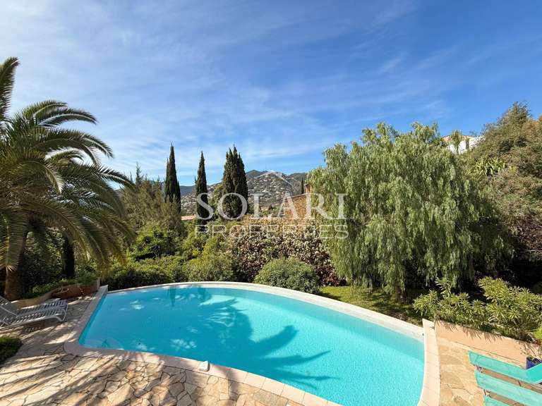 Villa with Sea view Théoule-sur-Mer - 4 bedrooms - 180m²