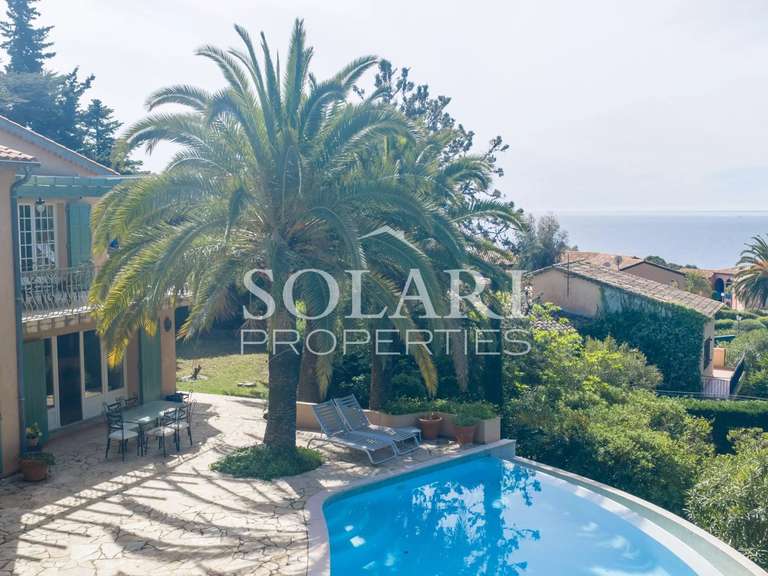 Villa with Sea view Théoule-sur-Mer - 4 bedrooms - 180m²