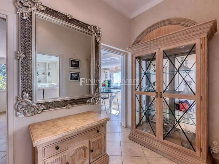 Villa with Sea view Théoule-sur-Mer - 4 bedrooms - 231m²