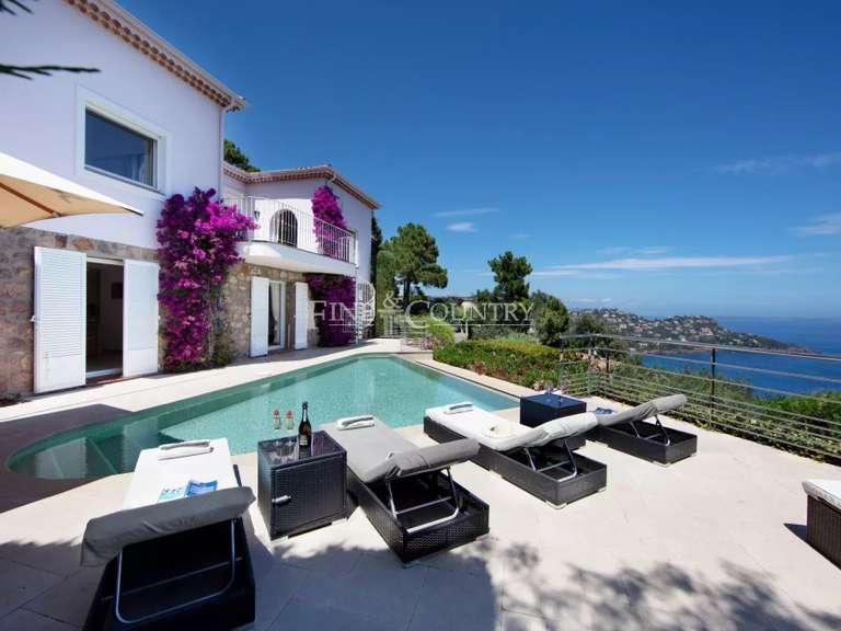 Villa with Sea view Théoule-sur-Mer - 4 bedrooms - 231m²