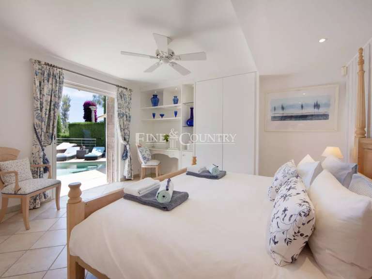 Villa with Sea view Théoule-sur-Mer - 4 bedrooms - 231m²