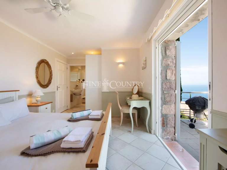 Villa with Sea view Théoule-sur-Mer - 4 bedrooms - 231m²
