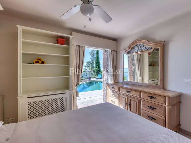 Villa with Sea view Théoule-sur-Mer - 4 bedrooms - 231m²