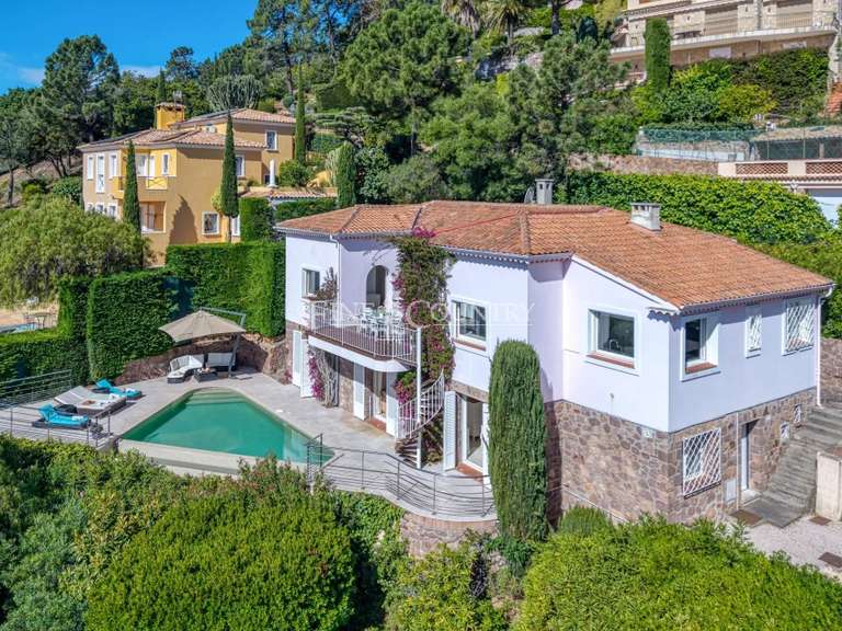 Villa with Sea view Théoule-sur-Mer - 4 bedrooms - 231m²