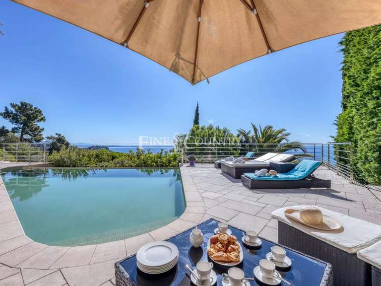 Villa with Sea view Théoule-sur-Mer - 4 bedrooms - 231m²