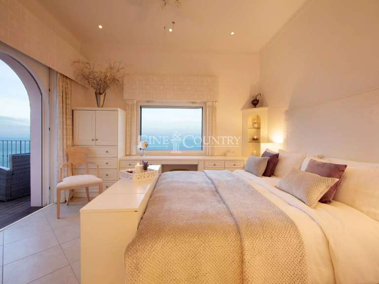 Villa with Sea view Théoule-sur-Mer - 4 bedrooms - 231m²