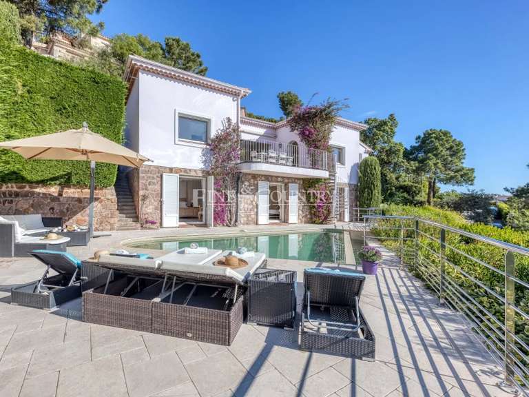 Villa with Sea view Théoule-sur-Mer - 4 bedrooms - 231m²