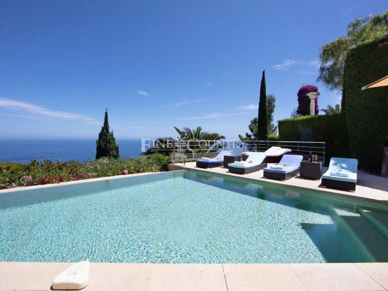 Villa with Sea view Théoule-sur-Mer - 4 bedrooms - 231m²