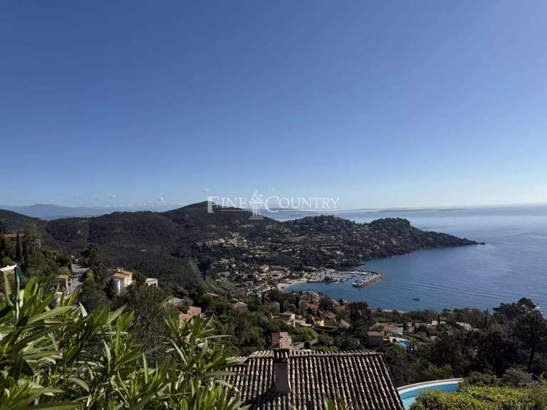 Villa with Sea view Théoule-sur-Mer - 4 bedrooms - 231m²
