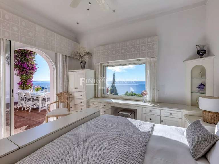 Villa with Sea view Théoule-sur-Mer - 4 bedrooms - 231m²