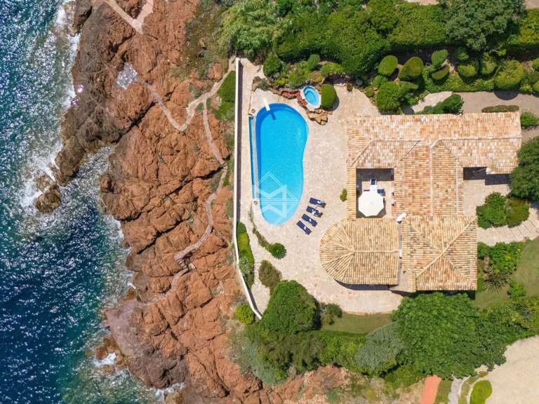 Villa Théoule-sur-Mer - 5 bedrooms - 199m²