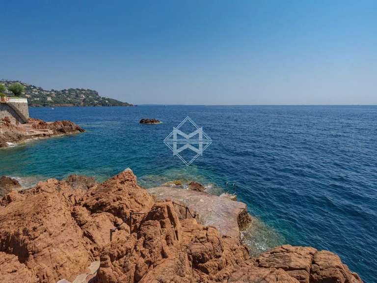Villa Théoule-sur-Mer - 5 bedrooms - 199m²