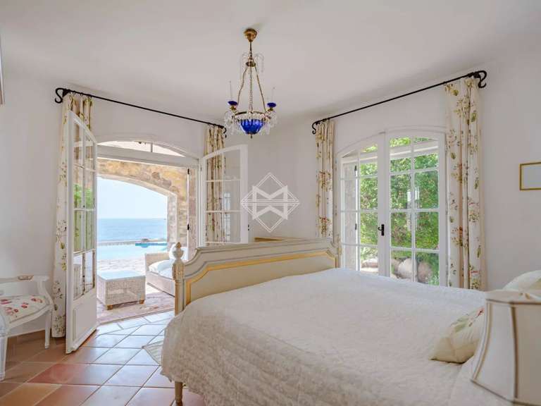 Villa Théoule-sur-Mer - 5 bedrooms - 199m²