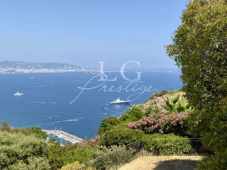 Villa with Sea view Théoule-sur-Mer - 6 bedrooms - 219m²