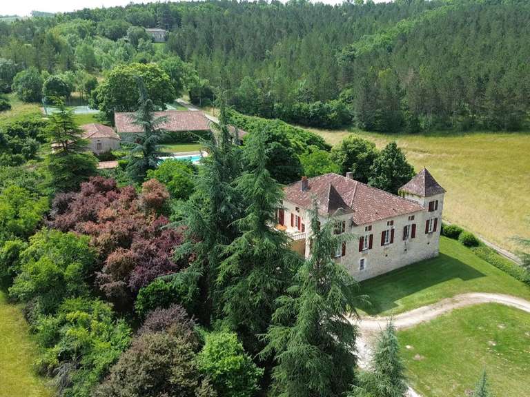 Maison Thézac - 9 chambres - 360m²