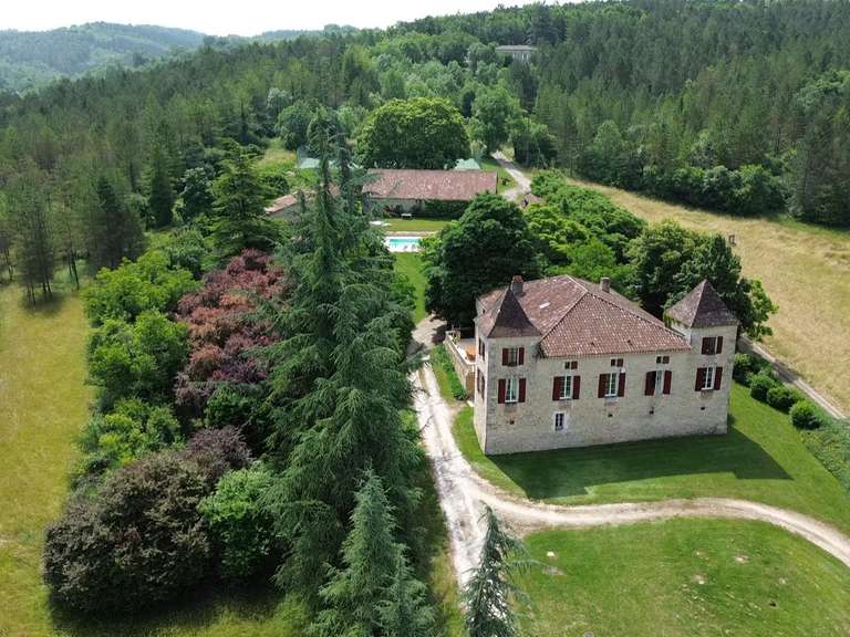Maison Thézac - 9 chambres - 360m²