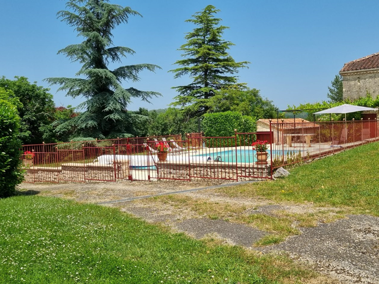 Maison Thézac - 9 chambres - 360m²