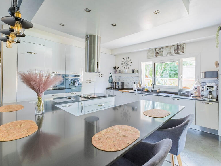 Maison Thézan-lès-Béziers - 4 chambres - 135m²