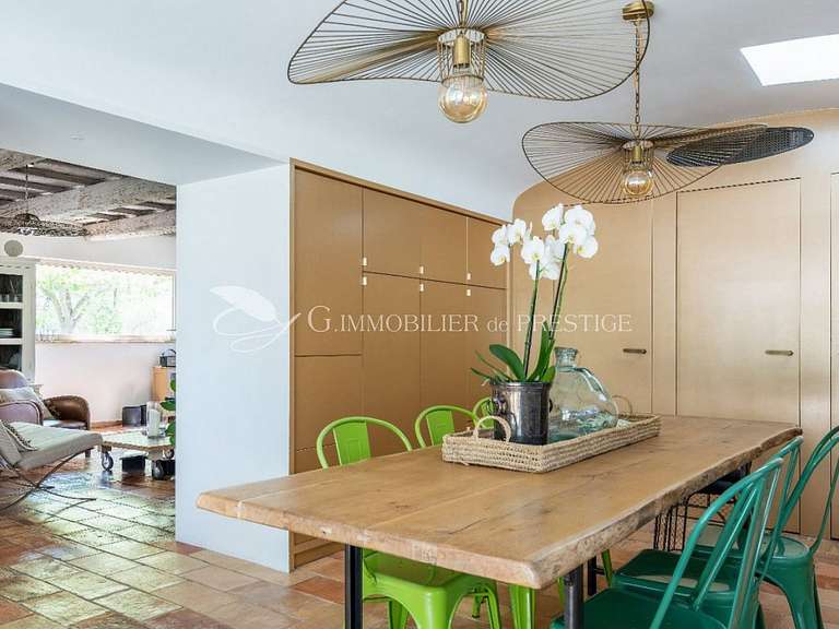 Maison Théziers - 4 chambres - 240m²