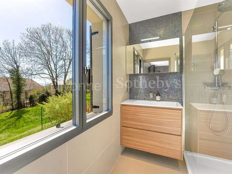 Maison Thoiry - 4 chambres - 281m²