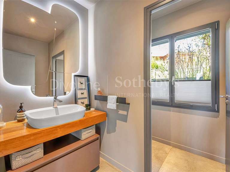 Maison Thoiry - 4 chambres - 281m²