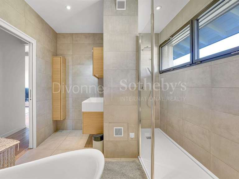 Maison Thoiry - 4 chambres - 281m²