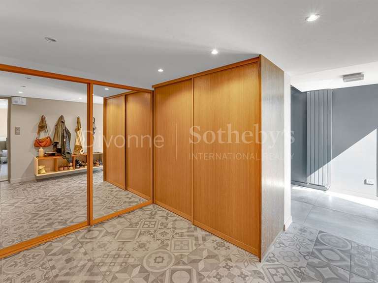 Maison Thoiry - 4 chambres - 281m²