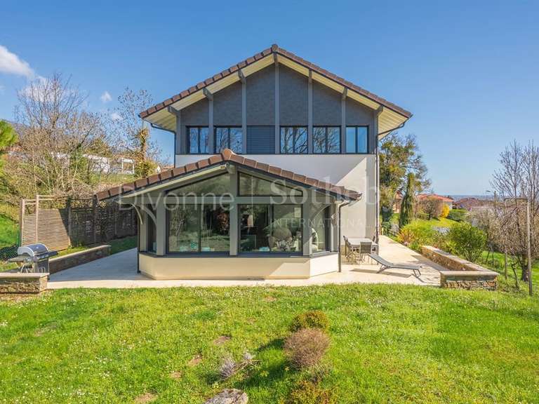 Maison Thoiry - 4 chambres - 281m²