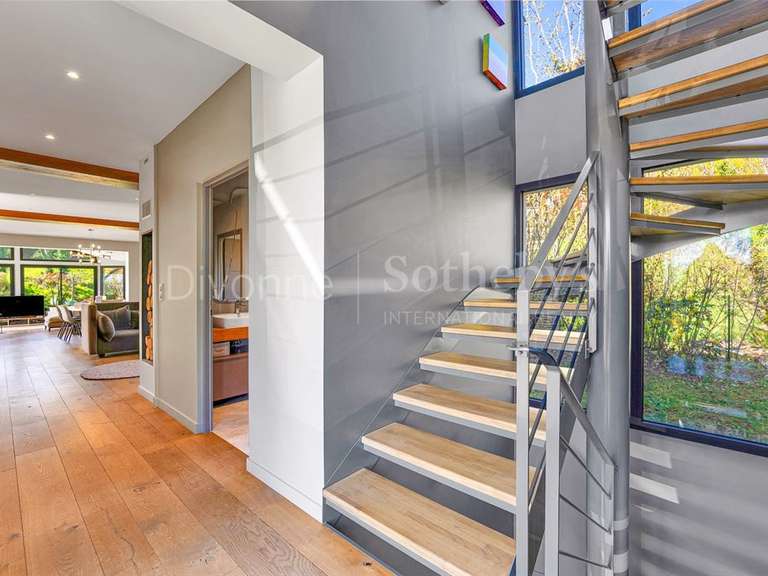 Maison Thoiry - 4 chambres - 281m²