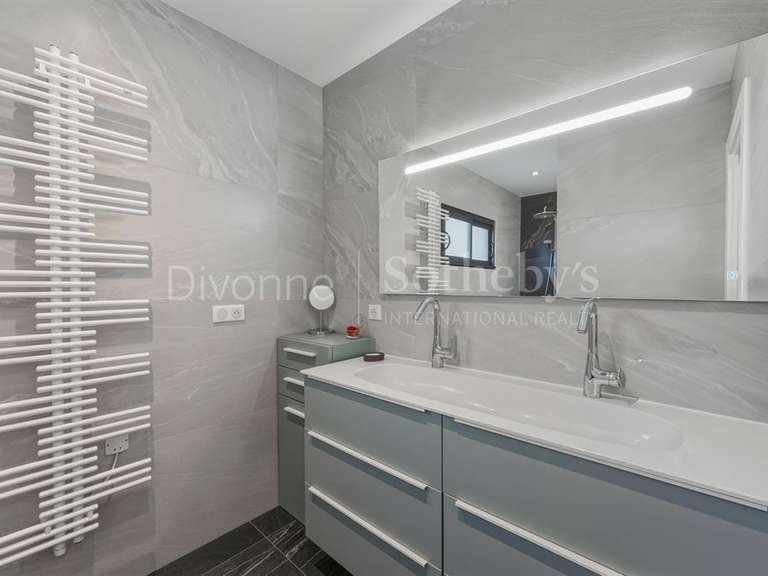 Maison Thoiry - 4 chambres - 230m²