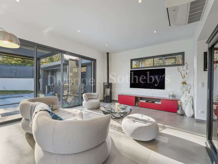 Maison Thoiry - 4 chambres - 230m²