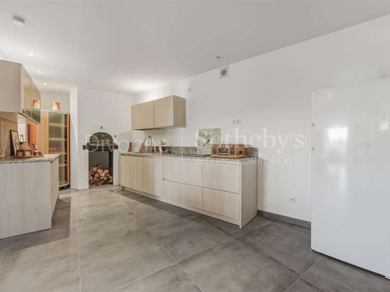 Maison Thoiry - 4 chambres - 230m²
