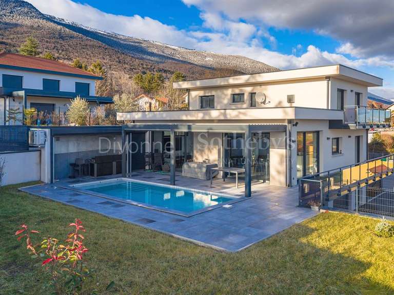Maison Thoiry - 4 chambres - 298m²